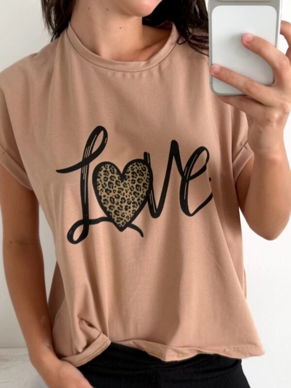 Remera Love 🤎